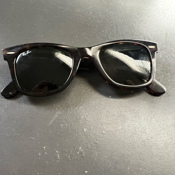Ray-Ban Wayfarer tortoise shell frames - Picture 1 of 5